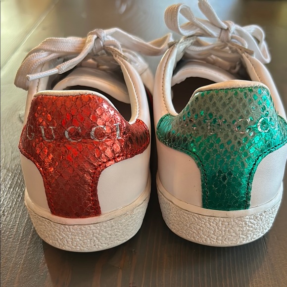 Gucci White Sneakers with Red and Green Stripes - Picture 4 of 9